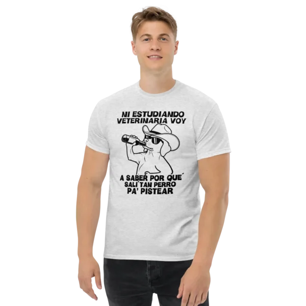 camiseta blanca ni estudiando veterinaria modelo hombre 01