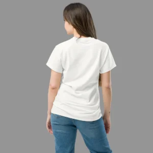 playera blanca mujer de espalda